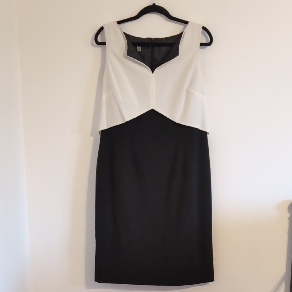 Nine West Black and White Sheath Dress V-neck Sleeveless